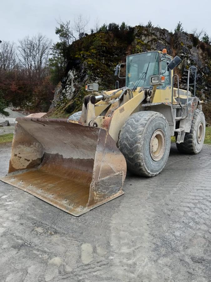 Komatsu WA420 - Wiellader: afbeelding 1 Komatsu WA420 - Wiellader: afbeelding 1