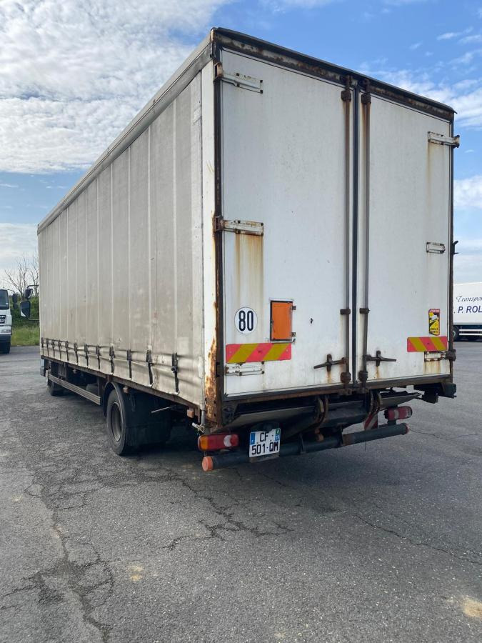 Renault 180 DXI - Schuifzeilen vrachtwagen: afbeelding 4 Renault 180 DXI - Schuifzeilen vrachtwagen: afbeelding 4