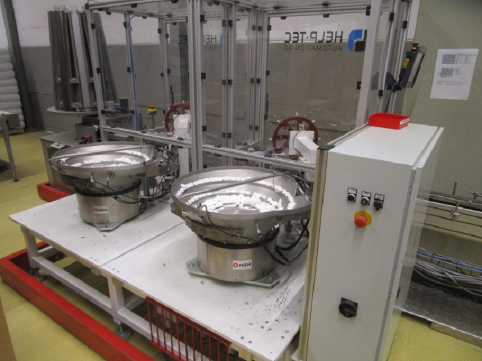 DECKEL ETIKETTIER ANLAGE SCHLEUTER GU 2 DO MIT 2xLÖFFELEINLEGESTATIONEN - Verpakkingsmachine: afbeelding 3 DECKEL ETIKETTIER ANLAGE SCHLEUTER GU 2 DO MIT 2xLÖFFELEINLEGESTATIONEN - Verpakkingsmachine: afbeelding 3