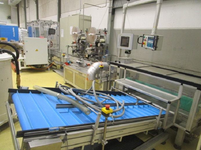DECKEL ETIKETTIER ANLAGE SCHLEUTER GU 2 DO MIT 2xLÖFFELEINLEGESTATIONEN - Industriële machine: afbeelding 5 DECKEL ETIKETTIER ANLAGE SCHLEUTER GU 2 DO MIT 2xLÖFFELEINLEGESTATIONEN - Industriële machine: afbeelding 5