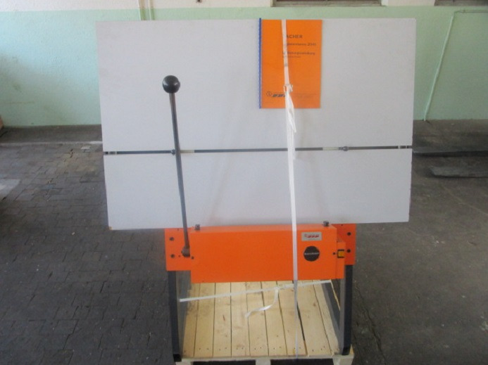 PLATTENSTANZE BACHER 2045 - Drukmachine: afbeelding 3 PLATTENSTANZE BACHER 2045 - Drukmachine: afbeelding 3