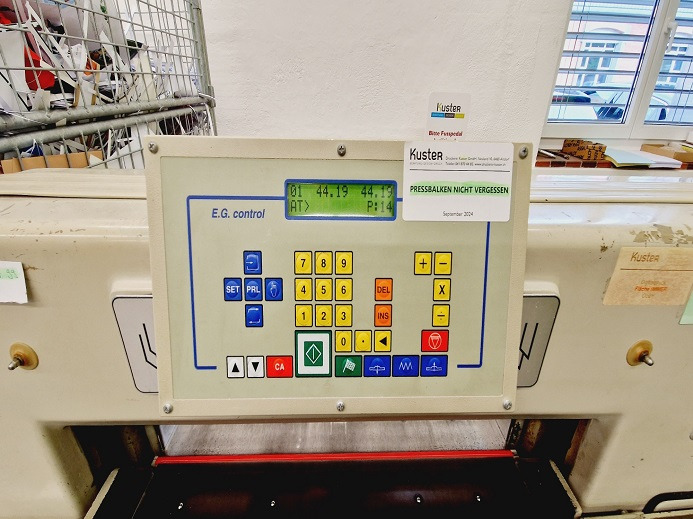 POLAR 72 CE - Papiersnijmachine: afbeelding 2 POLAR 72 CE - Papiersnijmachine: afbeelding 2