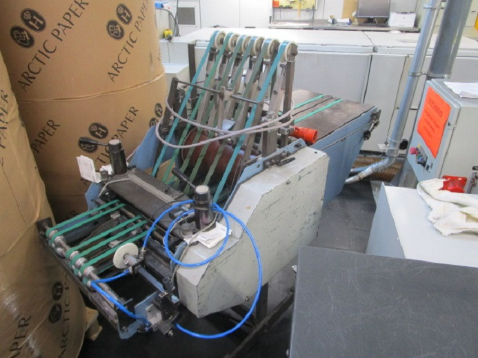 VERTIKALE STAPELAUSLAGE MBO SAP 46L - Vouwmachine: afbeelding 2 VERTIKALE STAPELAUSLAGE MBO SAP 46L - Vouwmachine: afbeelding 2