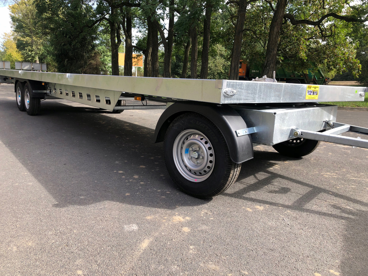 PRZYCZEPA OBROTNICA PLATFORMA 8m 3500 KG / TURNTABLE PLATFORM TRAILER 8m 3500 KG - Open/ Plateau aanhangwagen: afbeelding 5 PRZYCZEPA OBROTNICA PLATFORMA 8m 3500 KG / TURNTABLE PLATFORM TRAILER 8m 3500 KG - Open/ Plateau aanhangwagen: afbeelding 5