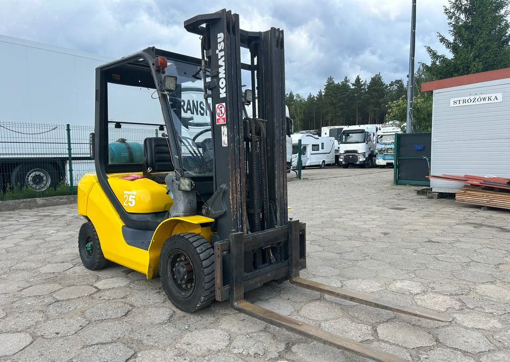 Komatsu FG25HT-16R / WÓZEK WIDŁOWY / 6831 MOTOGODZIN / 2005 ROK !! - LPG heftruck: afbeelding 3 Komatsu FG25HT-16R / WÓZEK WIDŁOWY / 6831 MOTOGODZIN / 2005 ROK !! - LPG heftruck: afbeelding 3