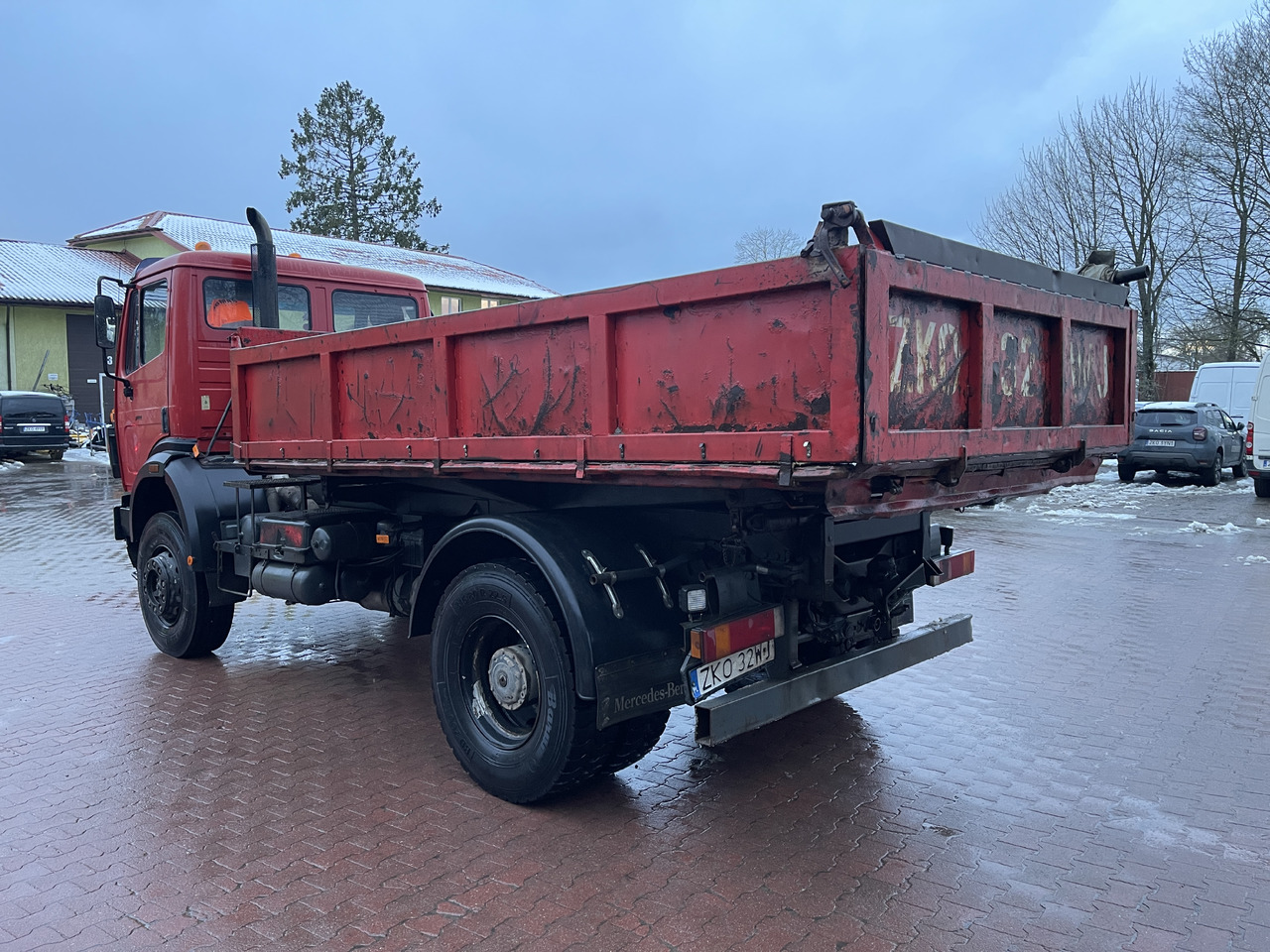 MERCEDES-BENZ 1824 - Kipper vrachtwagen: afbeelding 5 MERCEDES-BENZ 1824 - Kipper vrachtwagen: afbeelding 5