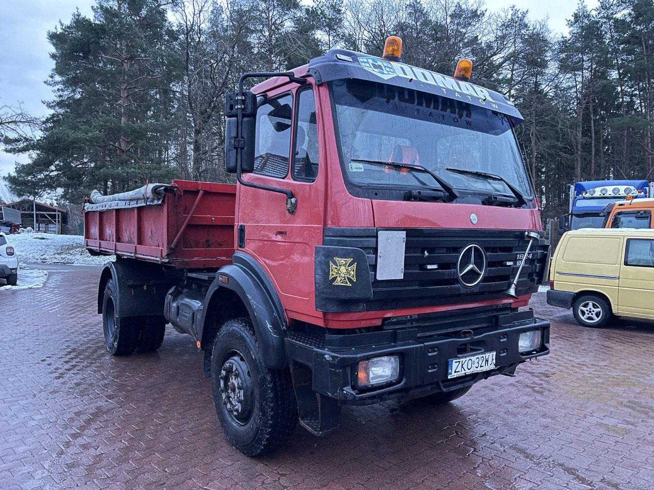 MERCEDES-BENZ 1824 - Kipper vrachtwagen: afbeelding 1 MERCEDES-BENZ 1824 - Kipper vrachtwagen: afbeelding 1