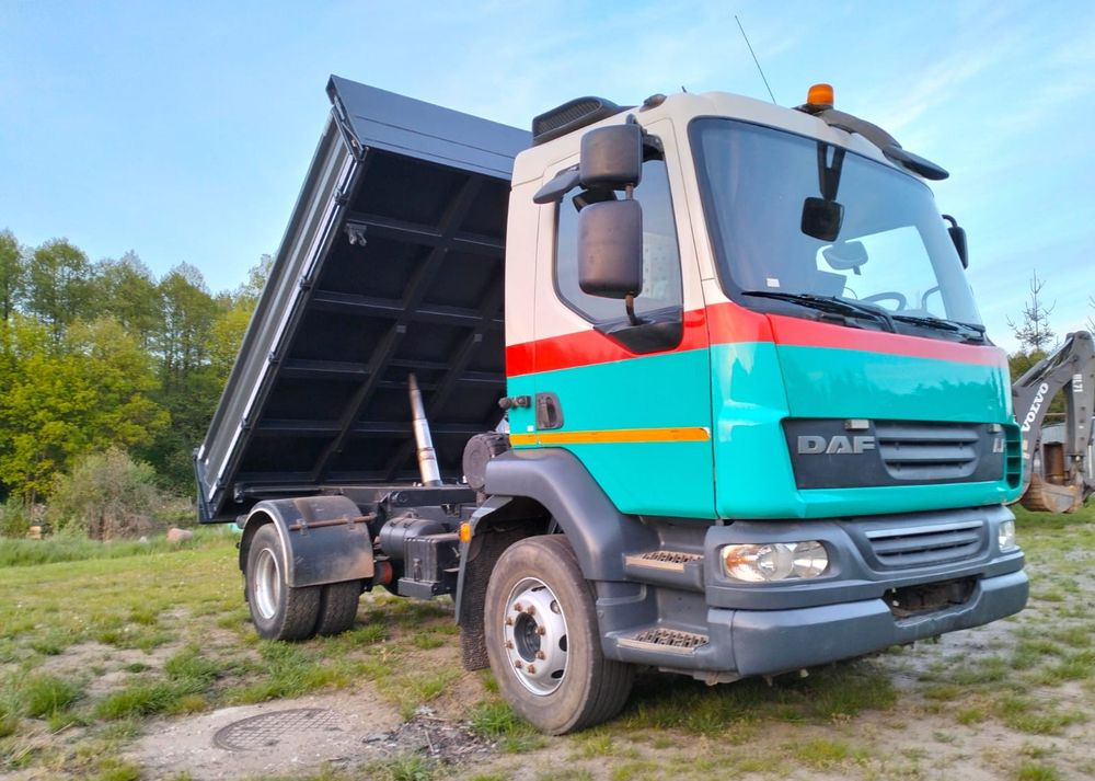 DAF LF 55.220 - Kipper vrachtwagen: afbeelding 2 DAF LF 55.220 - Kipper vrachtwagen: afbeelding 2