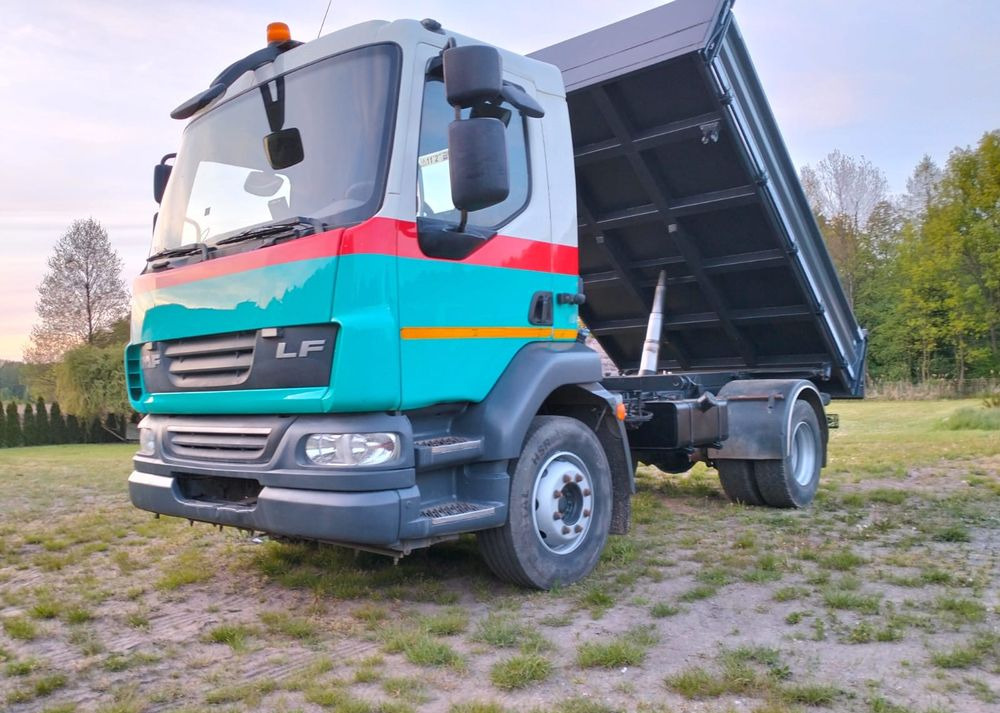 DAF LF 55.220 - Kipper vrachtwagen: afbeelding 1 DAF LF 55.220 - Kipper vrachtwagen: afbeelding 1