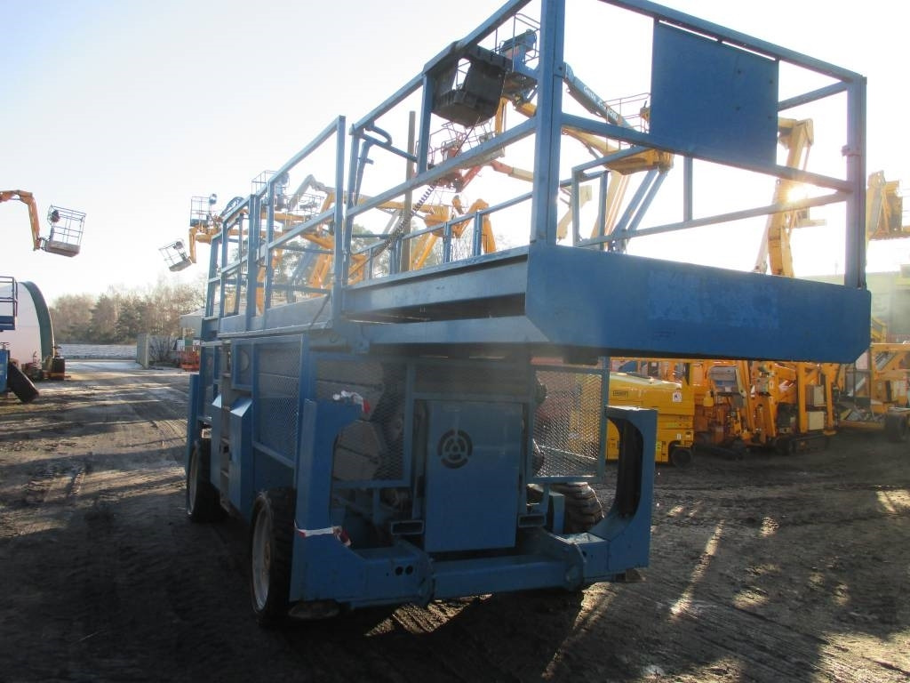 Genie GS 4390 RT - Schaarlift: afbeelding 5 Genie GS 4390 RT - Schaarlift: afbeelding 5