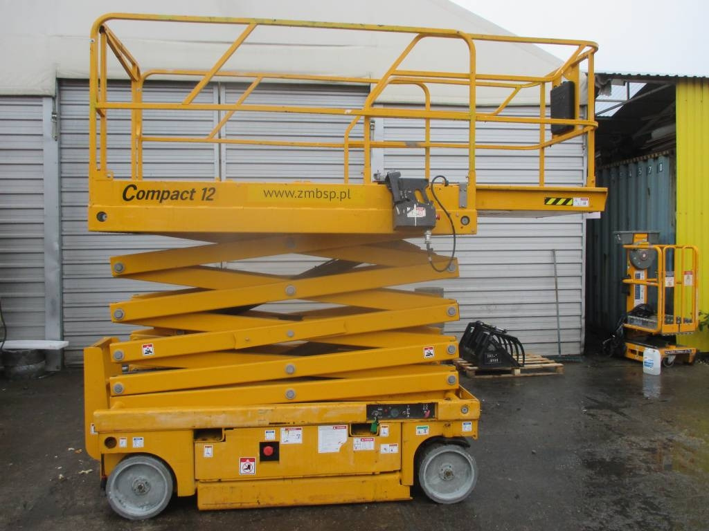 Haulotte Compact 12 - Schaarlift: afbeelding 1 Haulotte Compact 12 - Schaarlift: afbeelding 1