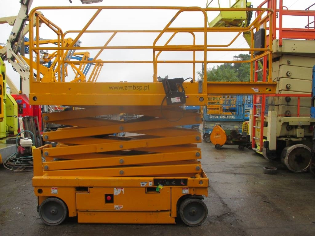 Haulotte Compact 12 - Schaarlift: afbeelding 5 Haulotte Compact 12 - Schaarlift: afbeelding 5