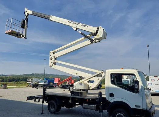 Nissan NT 400 CABSTAR podnośnik koszowy ISOLI PNT 210 JD4 - Vrachtwagen hoogwerker: afbeelding 2 Nissan NT 400 CABSTAR podnośnik koszowy ISOLI PNT 210 JD4 - Vrachtwagen hoogwerker: afbeelding 2