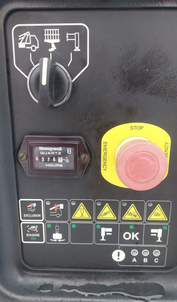 Nissan NT400 CABSTAR podnośnik koszowy ISOLI PT160 - Vrachtwagen hoogwerker: afbeelding 4 Nissan NT400 CABSTAR podnośnik koszowy ISOLI PT160 - Vrachtwagen hoogwerker: afbeelding 4