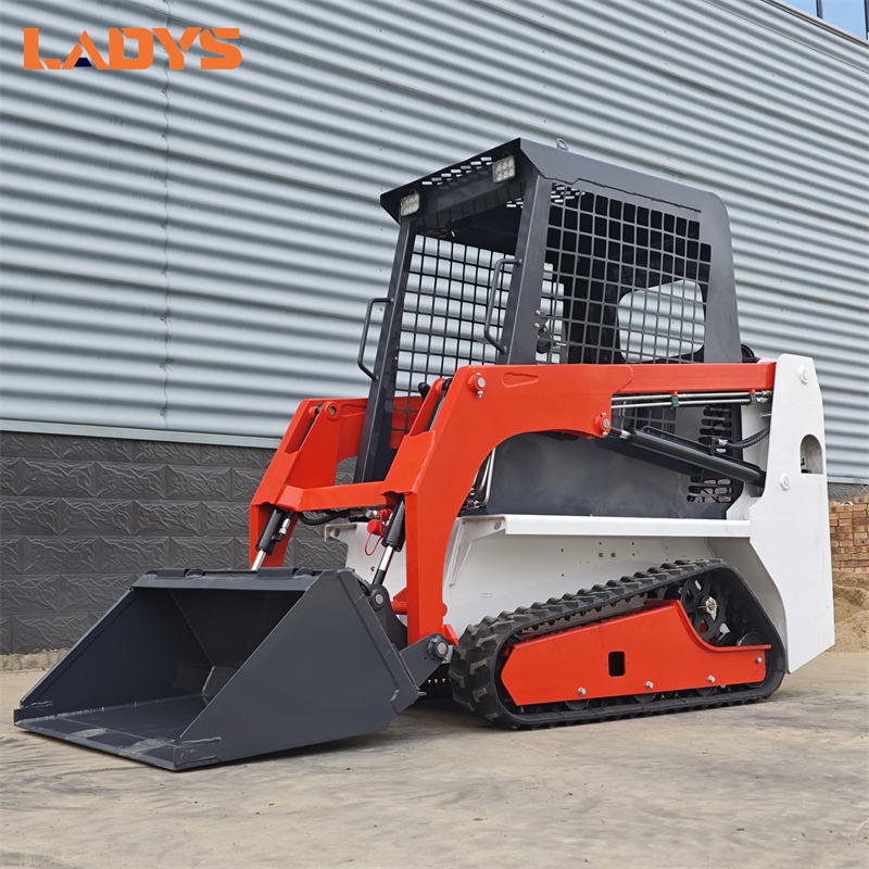 LADYS LA670 Mini Small Skid Steer Loader Compact Track Diesel Mini Skid Steer Loader For Sale With Small Mini Skid Steer Attachments 4 In 1 Bucket - Schranklader: afbeelding 1 LADYS LA670 Mini Small Skid Steer Loader Compact Track Diesel Mini Skid Steer Loader For Sale With Small Mini Skid Steer Attachments 4 In 1 Bucket - Schranklader: afbeelding 1