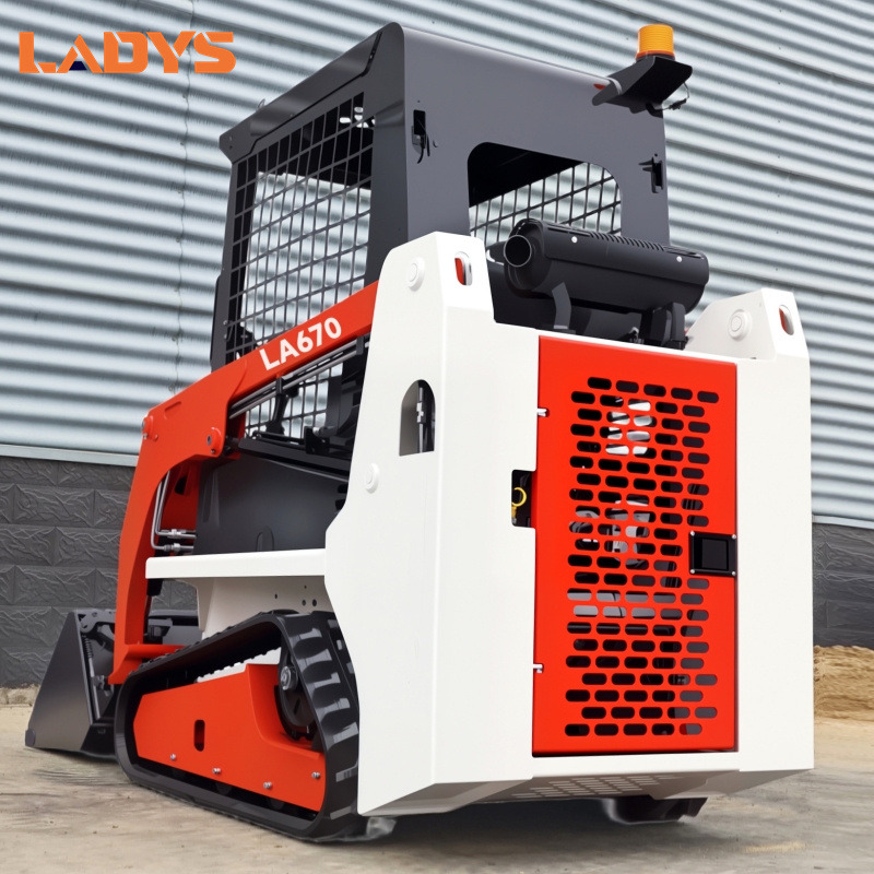 LADYS LA670 Mini Small Skid Steer Loader Compact Track Diesel Mini Skid Steer Loader For Sale With Small Mini Skid Steer Attachments 4 In 1 Bucket - Schranklader: afbeelding 4 LADYS LA670 Mini Small Skid Steer Loader Compact Track Diesel Mini Skid Steer Loader For Sale With Small Mini Skid Steer Attachments 4 In 1 Bucket - Schranklader: afbeelding 4