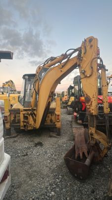 Caterpillar 428 à 13500 € HT - Graaflaadmachine: afbeelding 3 Caterpillar 428 à 13500 € HT - Graaflaadmachine: afbeelding 3