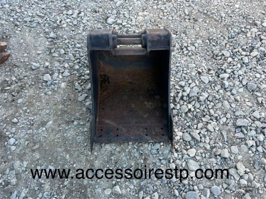 Godet de terrassement - axe 35 mm - 450€ NET - Graafbak: afbeelding 1 Godet de terrassement - axe 35 mm - 450€ NET - Graafbak: afbeelding 1