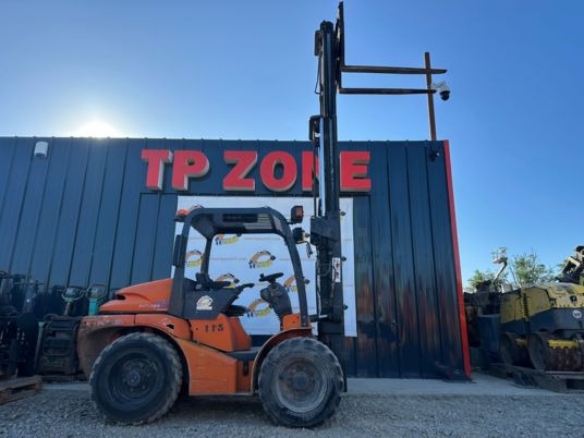 Mast Explorer H20DL 4WD à 12900 € HT - Heftruck: afbeelding 1 Mast Explorer H20DL 4WD à 12900 € HT - Heftruck: afbeelding 1