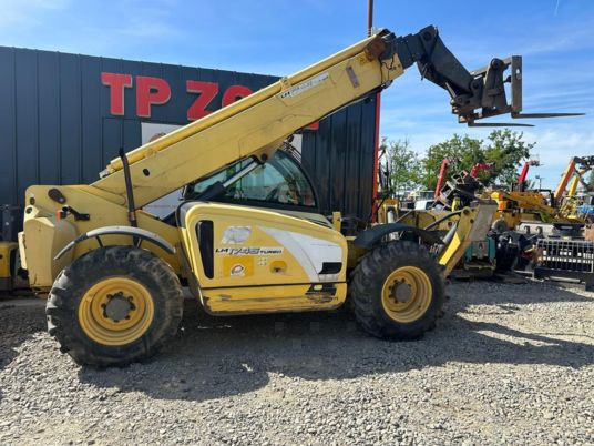 New Holland LM1745 - 17M - 4T5 à 29900 € HT - Verreiker: afbeelding 3 New Holland LM1745 - 17M - 4T5 à 29900 € HT - Verreiker: afbeelding 3