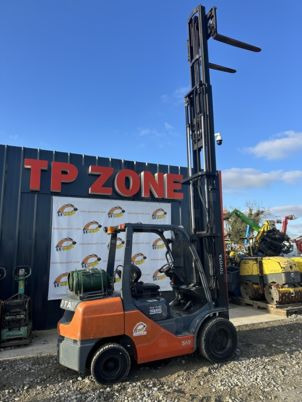 Toyota Tonero 35 à 19900 Euros HT - LPG heftruck: afbeelding 1 Toyota Tonero 35 à 19900 Euros HT - LPG heftruck: afbeelding 1