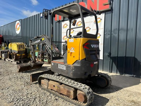Volvo ECR25D à 23900 euros HT - Minigraafmachine: afbeelding 4 Volvo ECR25D à 23900 euros HT - Minigraafmachine: afbeelding 4