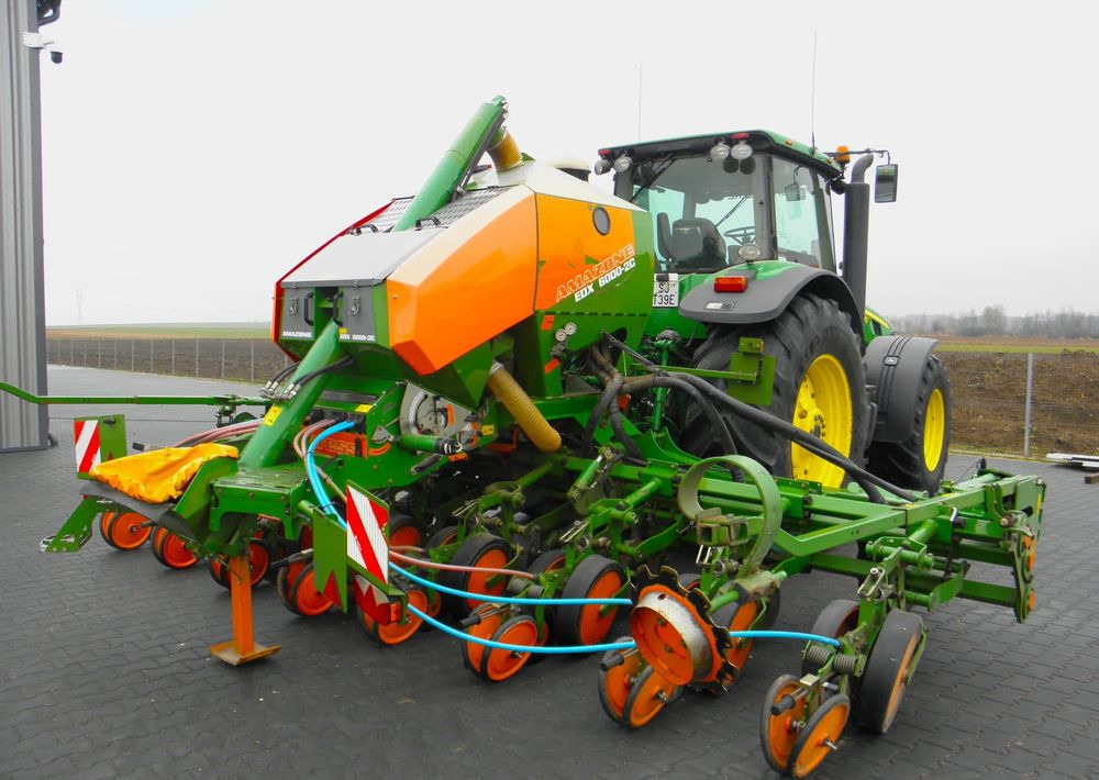Amazone EDX 6000-2C Xpress 8 rzedowy, Nie Malowany, Stan Bardzo Dobry - Zaaimachine: afbeelding 1 Amazone EDX 6000-2C Xpress 8 rzedowy, Nie Malowany, Stan Bardzo Dobry - Zaaimachine: afbeelding 1
