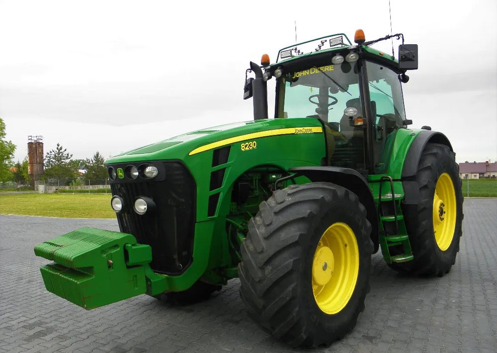 John Deere 8230 POWERSHIFT , Amortyzowna przednia os, Nie Malowany , Stan Bardzo Dobry - Tractor: afbeelding 5 John Deere 8230 POWERSHIFT , Amortyzowna przednia os, Nie Malowany , Stan Bardzo Dobry - Tractor: afbeelding 5