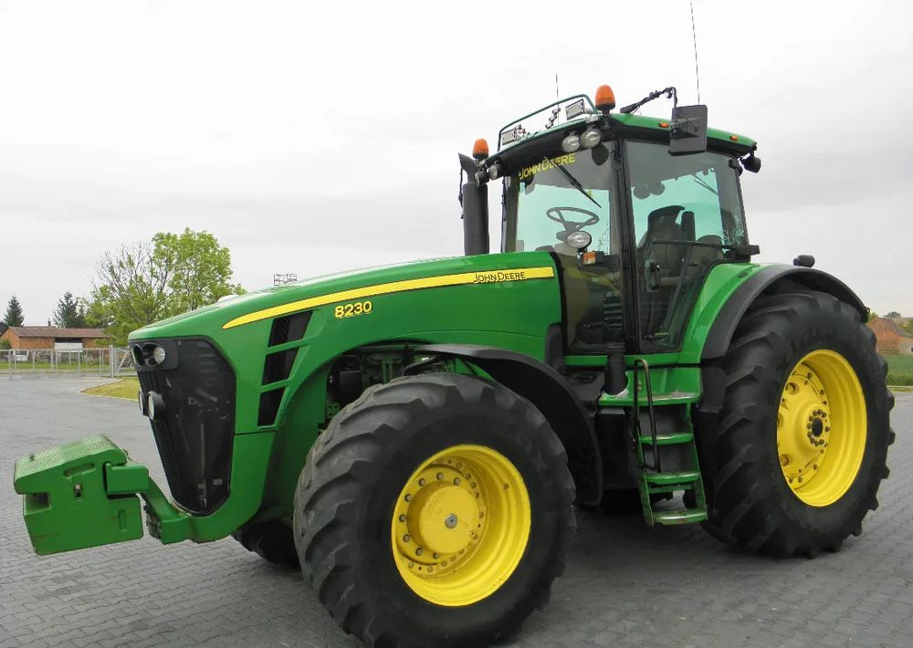 John Deere 8230 POWERSHIFT , Amortyzowna przednia os, Nie Malowany , Stan Bardzo Dobry - Tractor: afbeelding 1 John Deere 8230 POWERSHIFT , Amortyzowna przednia os, Nie Malowany , Stan Bardzo Dobry - Tractor: afbeelding 1