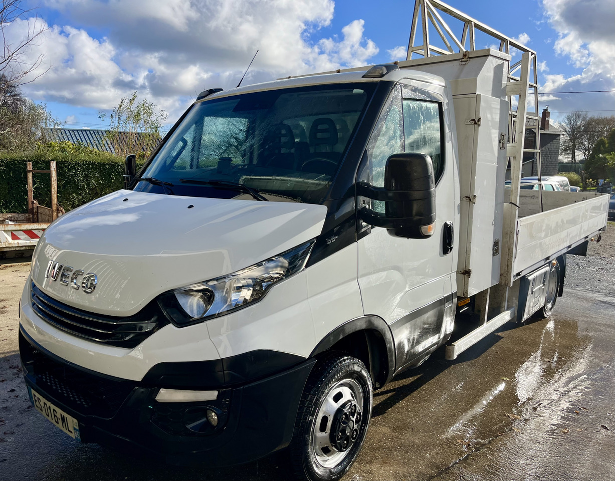 IVECO Daily 35-180 35c18 plateau - Bestelwagen open laadbak: afbeelding 1 IVECO Daily 35-180 35c18 plateau - Bestelwagen open laadbak: afbeelding 1