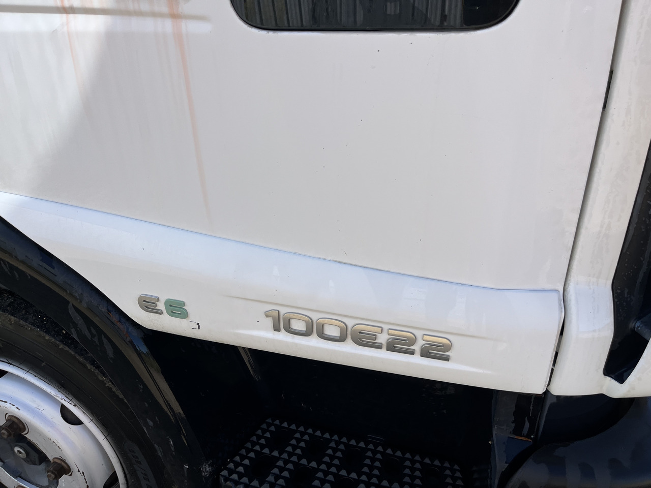 Iveco Eurocargo 100E22 caisse double cabine 7 places - Bakwagen: afbeelding 4 Iveco Eurocargo 100E22 caisse double cabine 7 places - Bakwagen: afbeelding 4