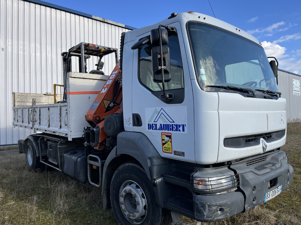 RENAULT Kerax 370dci 4x2 19T benne grue - Kipper vrachtwagen, Kraanwagen: afbeelding 2 RENAULT Kerax 370dci 4x2 19T benne grue - Kipper vrachtwagen, Kraanwagen: afbeelding 2