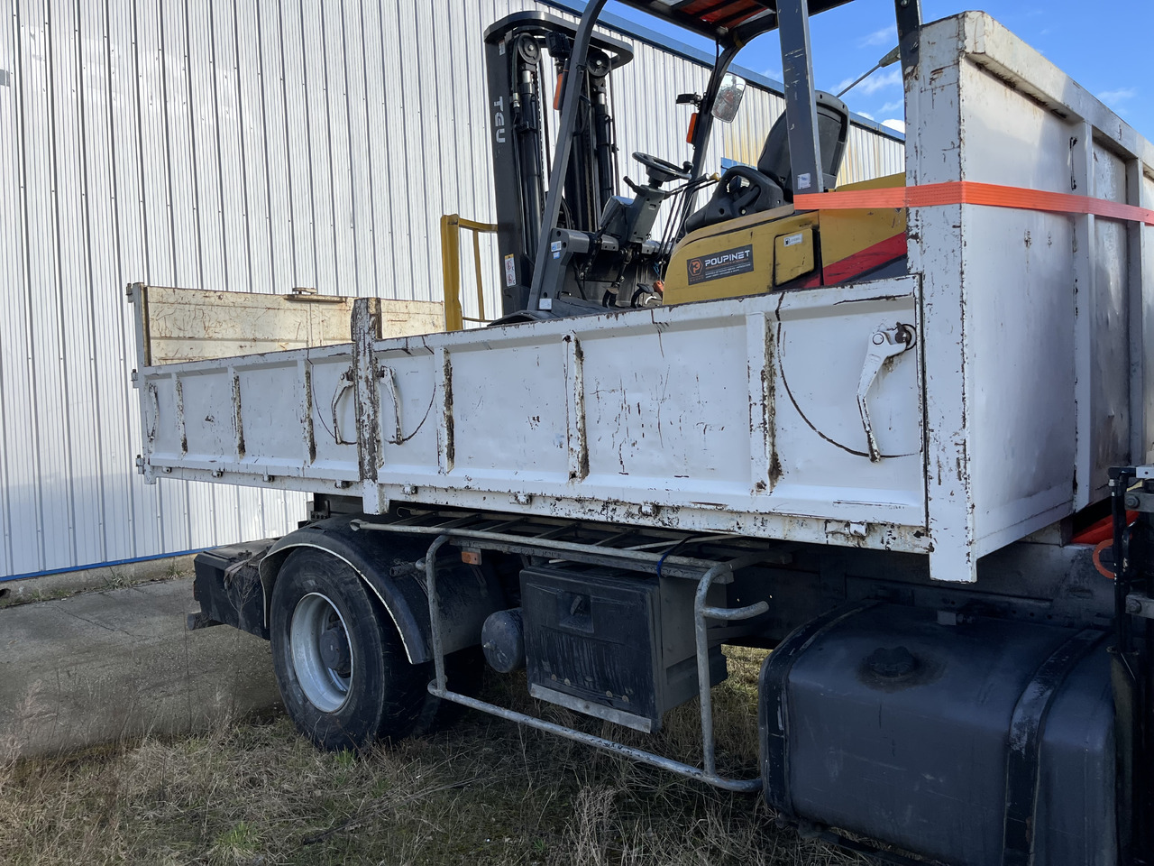 RENAULT Kerax 370dci 4x2 19T benne grue - Kipper vrachtwagen, Kraanwagen: afbeelding 3 RENAULT Kerax 370dci 4x2 19T benne grue - Kipper vrachtwagen, Kraanwagen: afbeelding 3