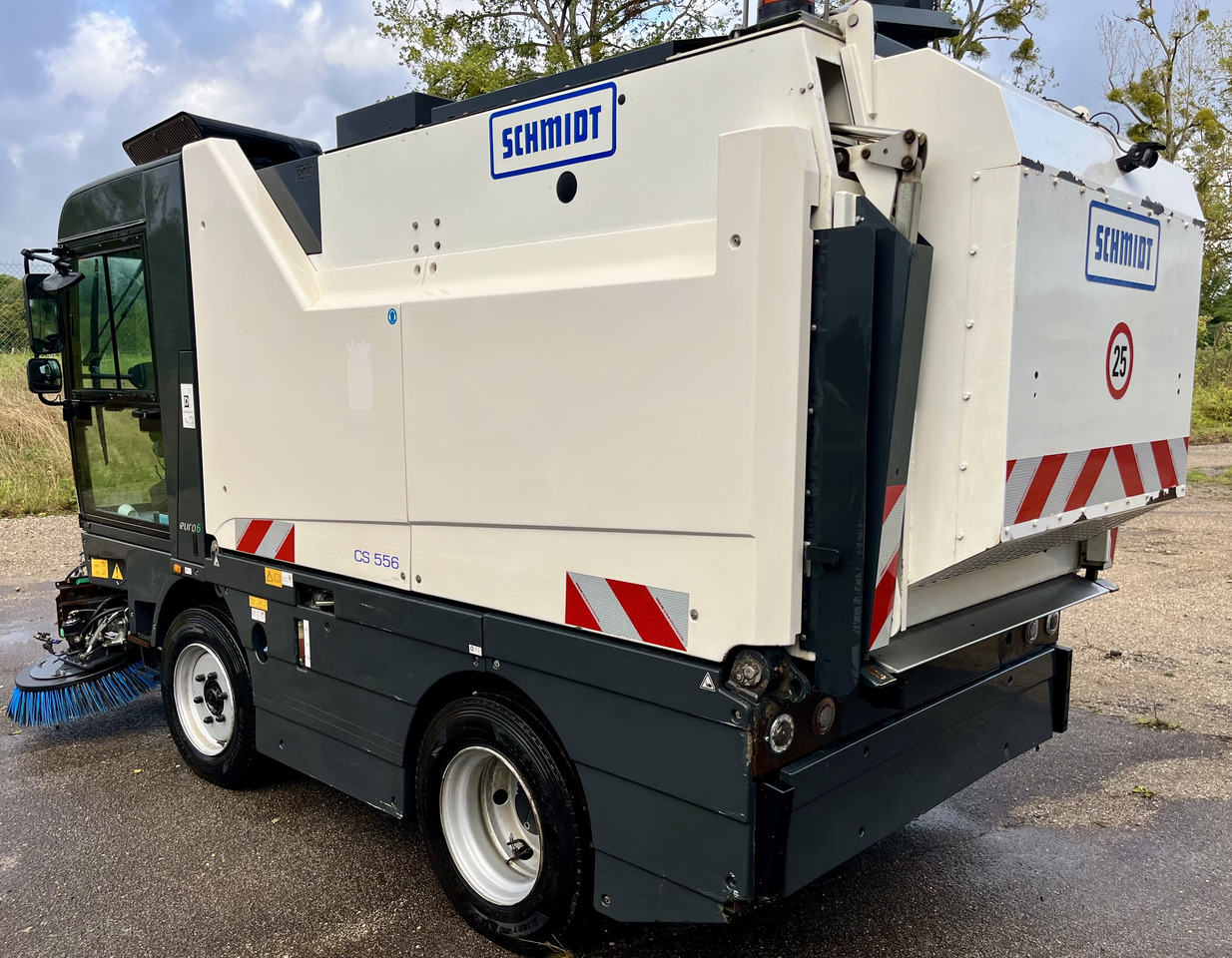 SCHMIDT Cs556 cs500 compact 400 - Veegwagen: afbeelding 3 SCHMIDT Cs556 cs500 compact 400 - Veegwagen: afbeelding 3