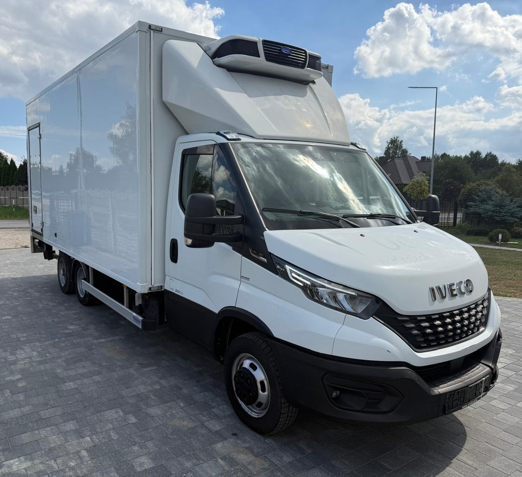 IVECO 40C18 BE COMBI – chłodnia z windą, kat. B+E, polift, 2019 rok - Koelwagen: afbeelding 3 IVECO 40C18 BE COMBI – chłodnia z windą, kat. B+E, polift, 2019 rok - Koelwagen: afbeelding 3