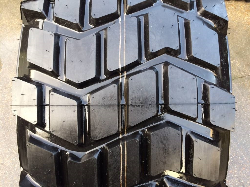 Michelin 525/65R20.5 XS - NEW - Band voor Landbouwmachine: afbeelding 3 Michelin 525/65R20.5 XS - NEW - Band voor Landbouwmachine: afbeelding 3