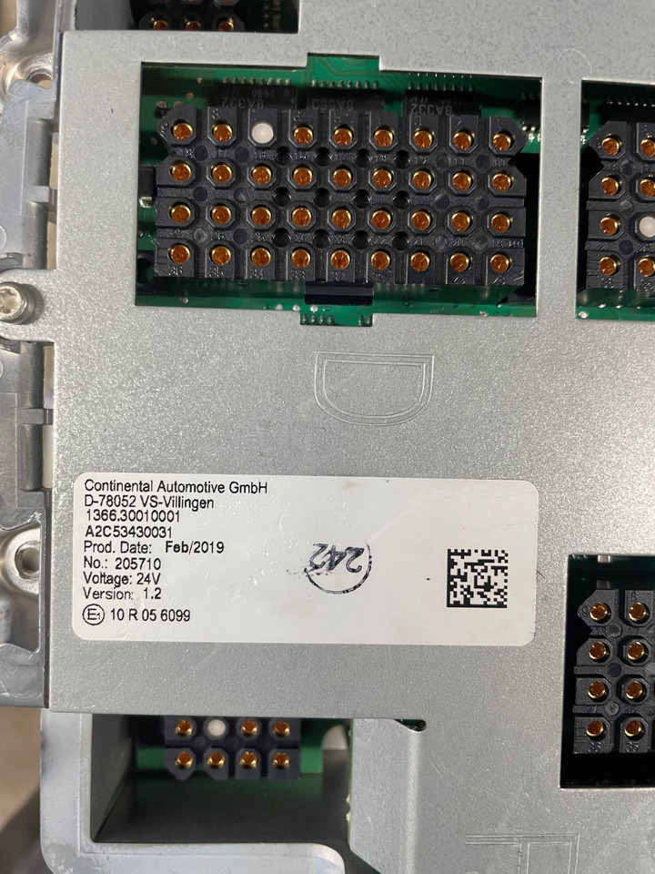 Continental Display Version 1.2 VDO 1366.30010001 D-Mux Citaro Bus Mux Knoten 13 - Elektrisch systeem voor Bus: afbeelding 2 Continental Display Version 1.2 VDO 1366.30010001 D-Mux Citaro Bus Mux Knoten 13 - Elektrisch systeem voor Bus: afbeelding 2