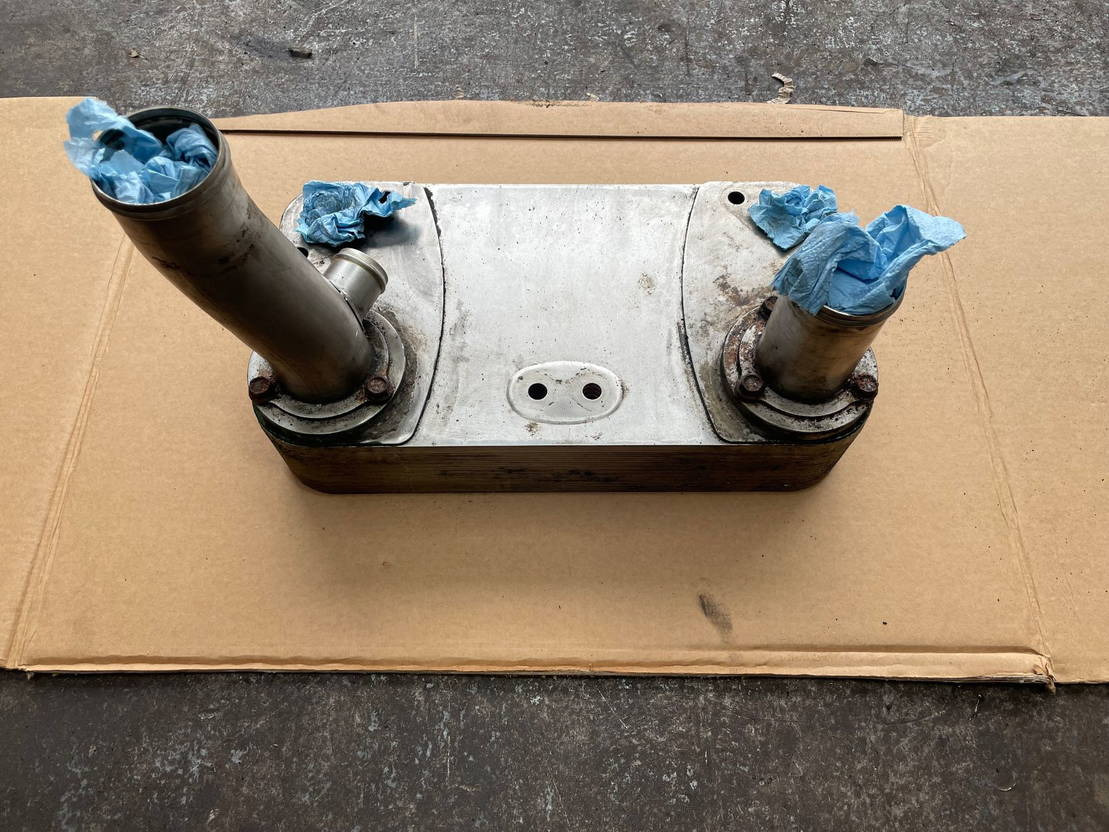 ZF ZF Ölkühler Wärmetauscher Getriebeölkühler Ecolife 6AP 1400 1700  - Oliekoeler voor Bus: afbeelding 3 ZF ZF Ölkühler Wärmetauscher Getriebeölkühler Ecolife 6AP 1400 1700  - Oliekoeler voor Bus: afbeelding 3