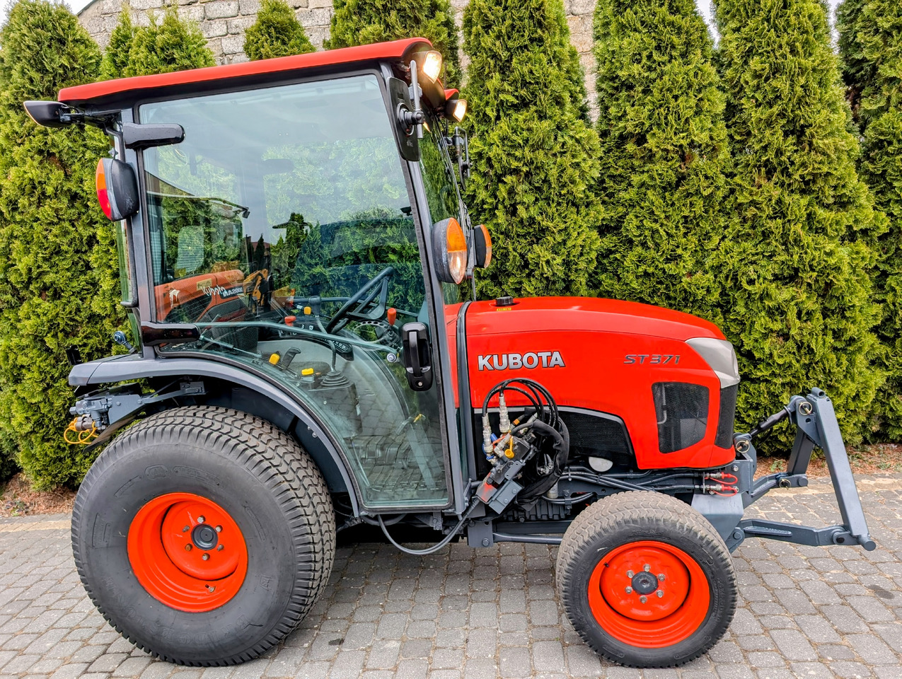 Kubota ST371 - Landbouwmachine: afbeelding 1 Kubota ST371 - Landbouwmachine: afbeelding 1