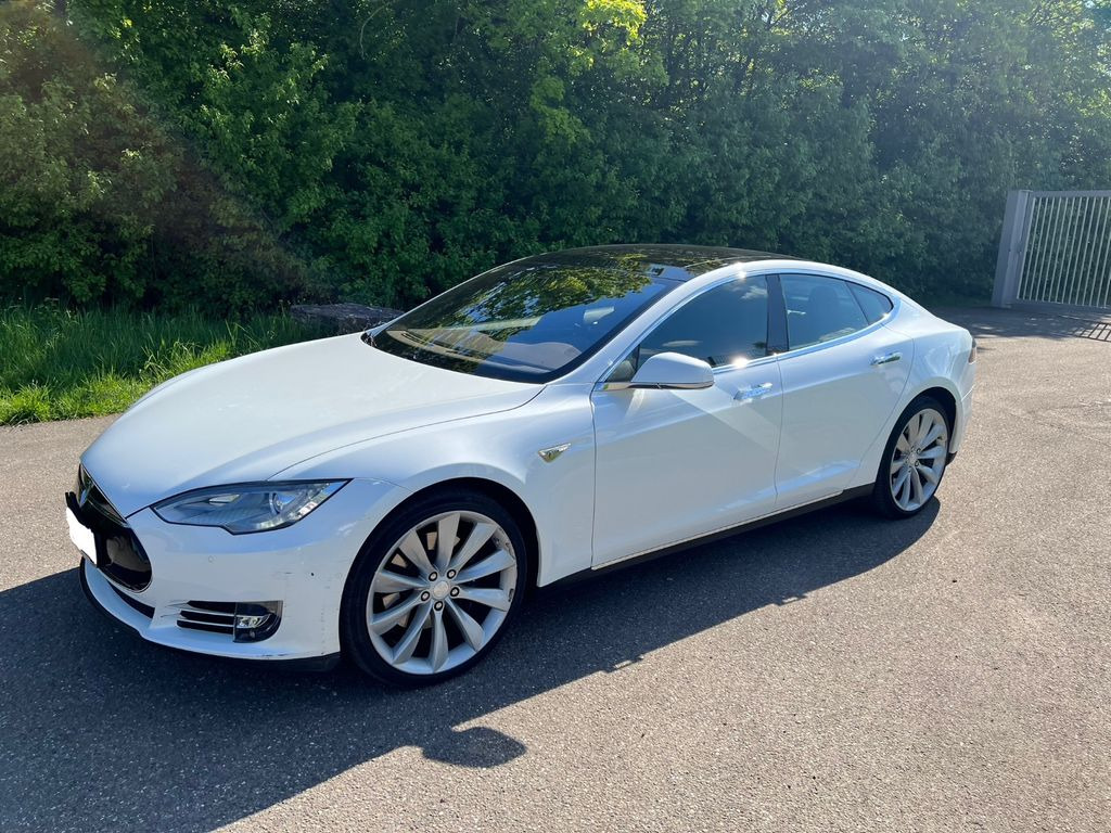 Tesla Model S 85D No free SC - Sedan: afbeelding 2 Tesla Model S 85D No free SC - Sedan: afbeelding 2