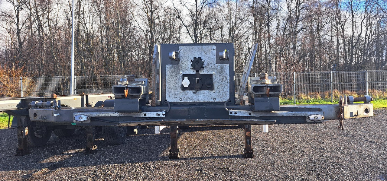 RENDERS EURO 922 - Containertransporter/ Wissellaadbak oplegger: afbeelding 3 RENDERS EURO 922 - Containertransporter/ Wissellaadbak oplegger: afbeelding 3