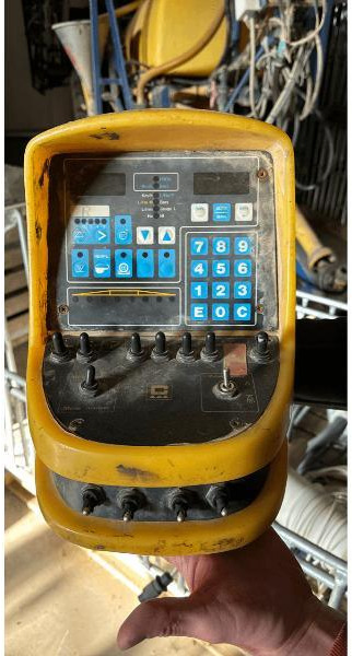 CARUELLE 25 24 - Getrokken veldspuit: afbeelding 4 CARUELLE 25 24 - Getrokken veldspuit: afbeelding 4