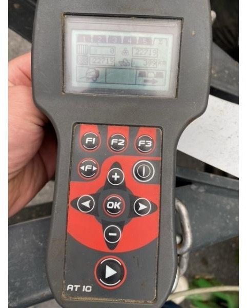 DEUTZ VARIMASTER 685 - Ronde balenpers: afbeelding 5 DEUTZ VARIMASTER 685 - Ronde balenpers: afbeelding 5