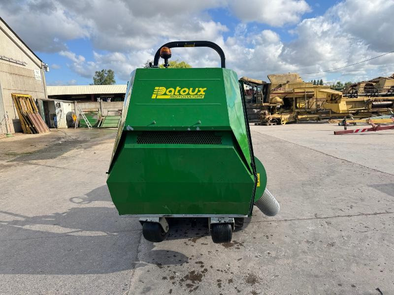 JOHN DEERE 1026R - Tractor: afbeelding 3 JOHN DEERE 1026R - Tractor: afbeelding 3