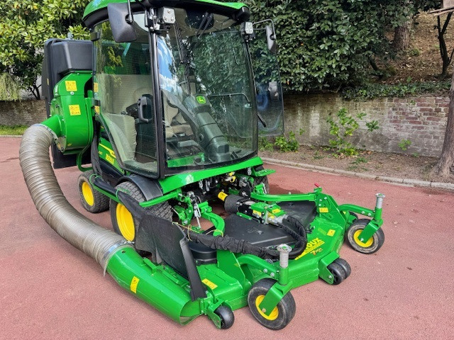 JOHN DEERE 1585 - Gazonmaaier: afbeelding 1 JOHN DEERE 1585 - Gazonmaaier: afbeelding 1