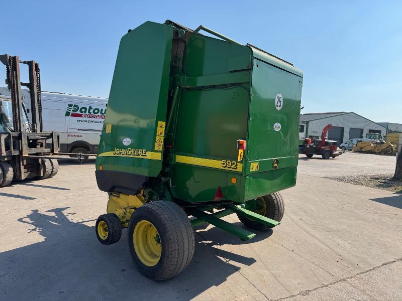 JOHN DEERE 592 - Ronde balenpers: afbeelding 2 JOHN DEERE 592 - Ronde balenpers: afbeelding 2