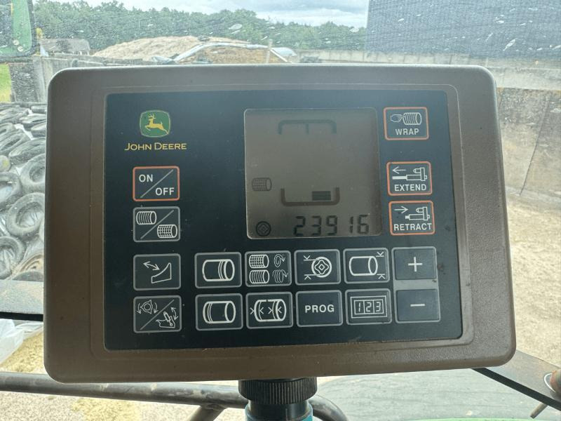 JOHN DEERE 864 - Ronde balenpers: afbeelding 4 JOHN DEERE 864 - Ronde balenpers: afbeelding 4