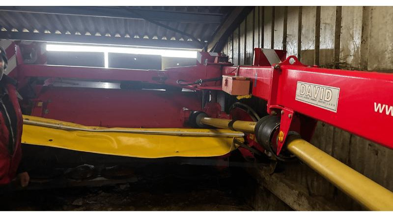 POTTINGER NOVACAT 320 - Maaimachine: afbeelding 1 POTTINGER NOVACAT 320 - Maaimachine: afbeelding 1