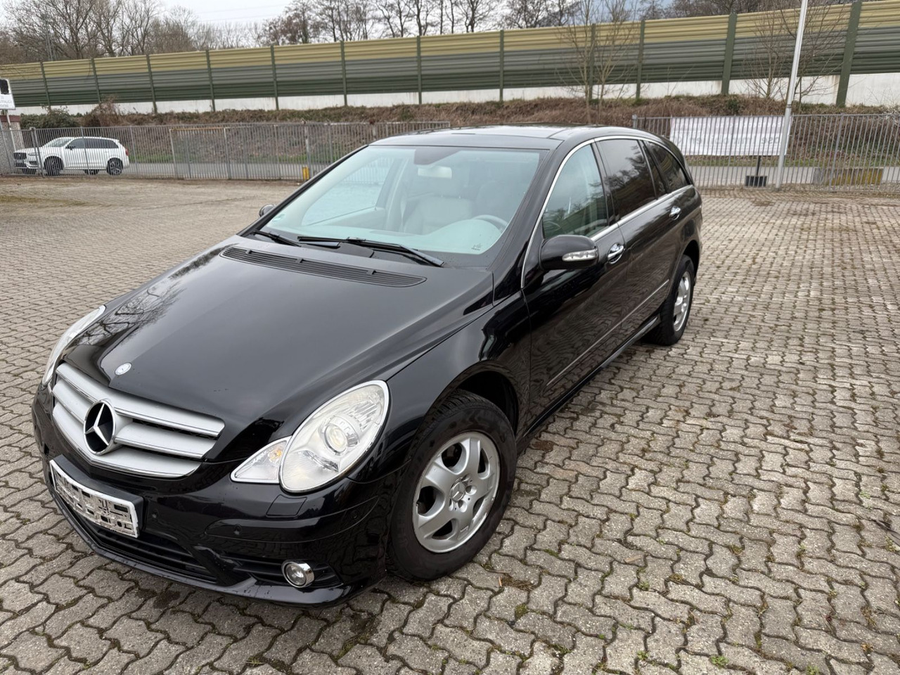Mercedes-Benz R - SUV: afbeelding 1 Mercedes-Benz R - SUV: afbeelding 1