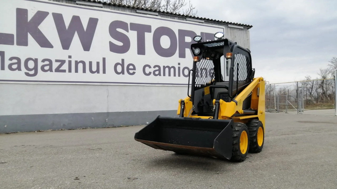 Bobcat Front Loader Ram Italia FM 120 – Hammer Installation - Schranklader: afbeelding 1 Bobcat Front Loader Ram Italia FM 120 – Hammer Installation - Schranklader: afbeelding 1